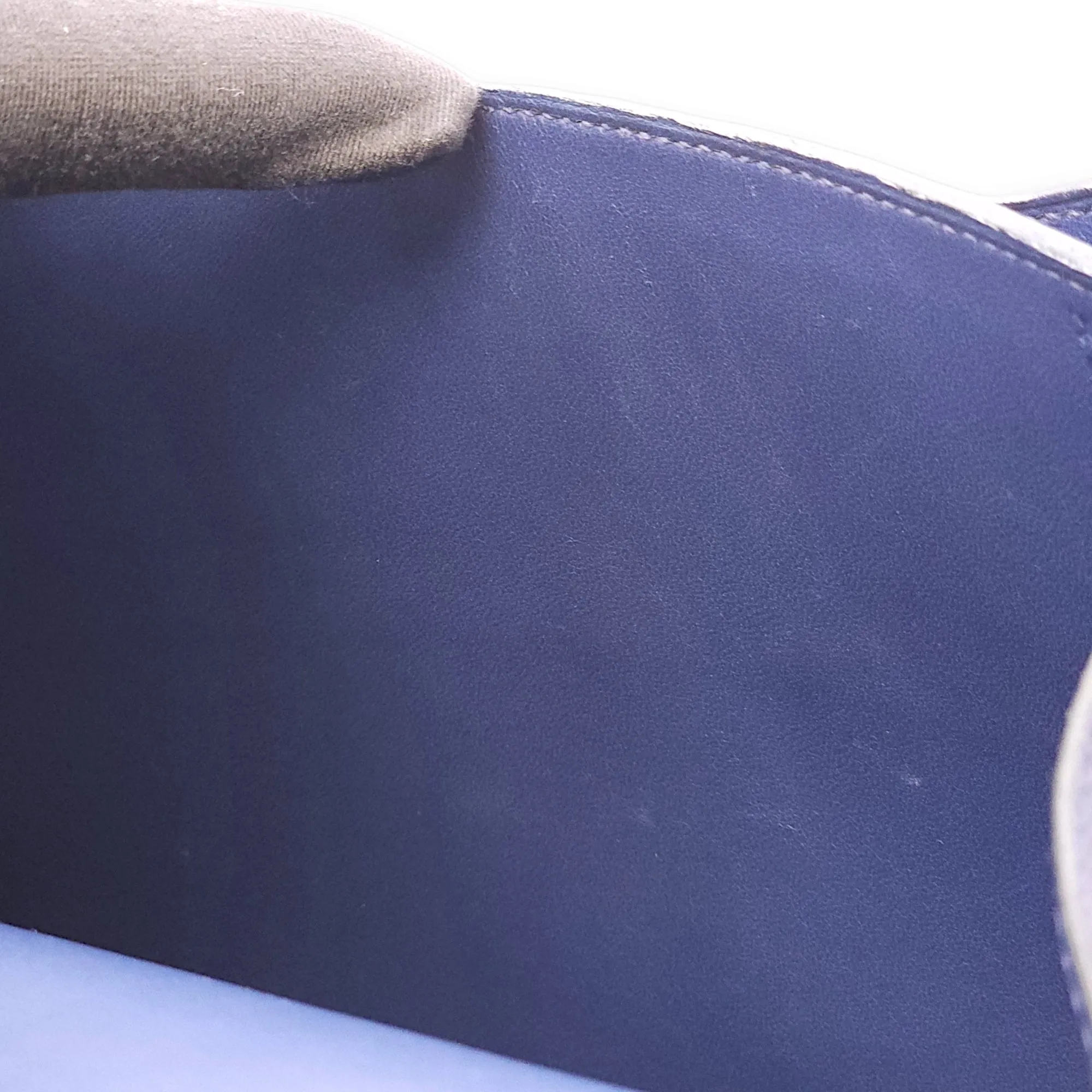 Constance 24 Blue Sapphire in Epsom, Palladium hardware