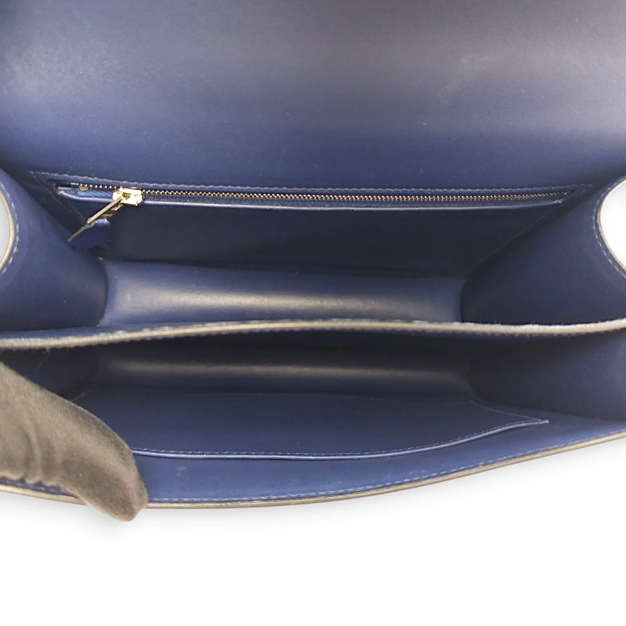 Constance 24 Blue Sapphire in Epsom, Palladium hardware
