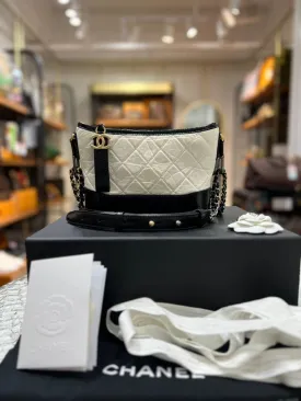 Full Set As New Microchip CHANEL Small Gabrielle Hobo Quilted Calfskin Black White Bag For Women's Sling Bag