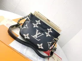 LB688 Multi Pochette Accessoires / 9.8 x 5.7 x 1.8 inches