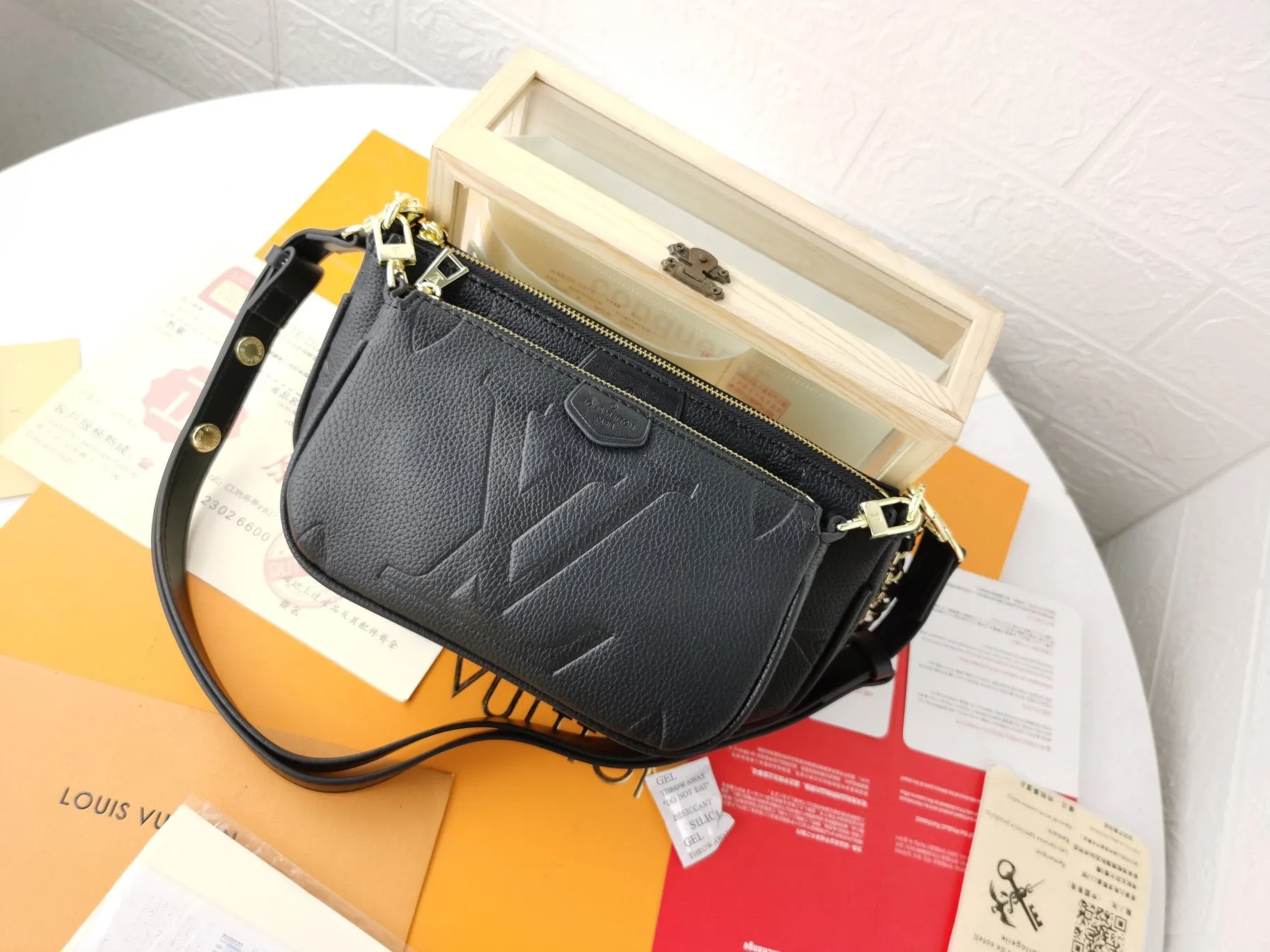 LB688 Multi Pochette Accessoires / 9.8 x 5.7 x 1.8 inches