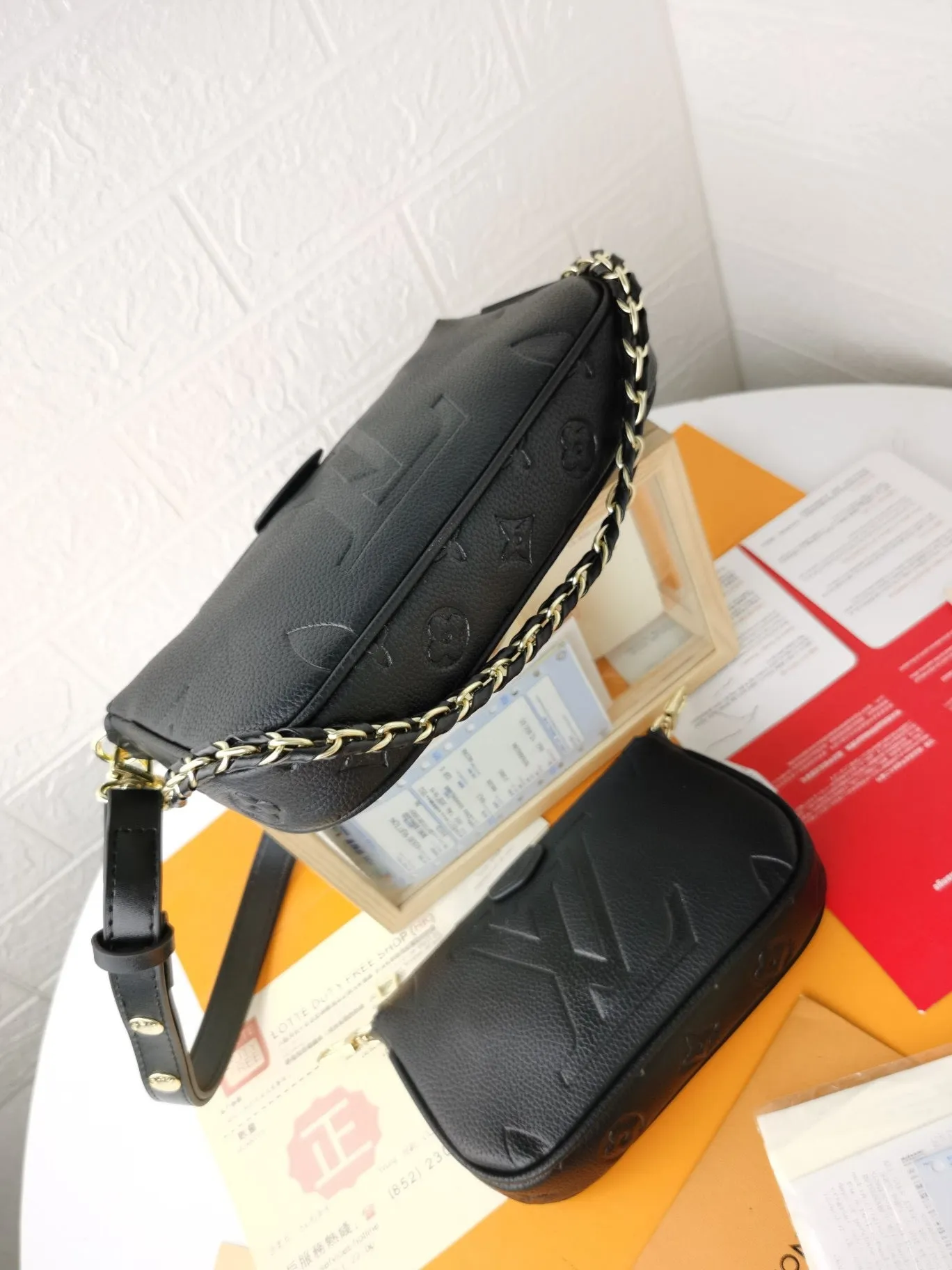 LB688 Multi Pochette Accessoires / 9.8 x 5.7 x 1.8 inches