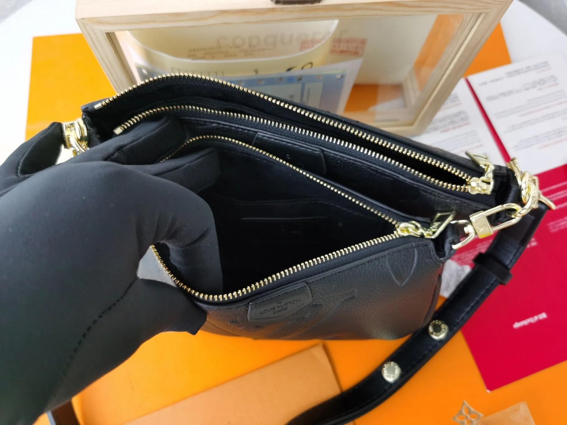 LB688 Multi Pochette Accessoires / 9.8 x 5.7 x 1.8 inches