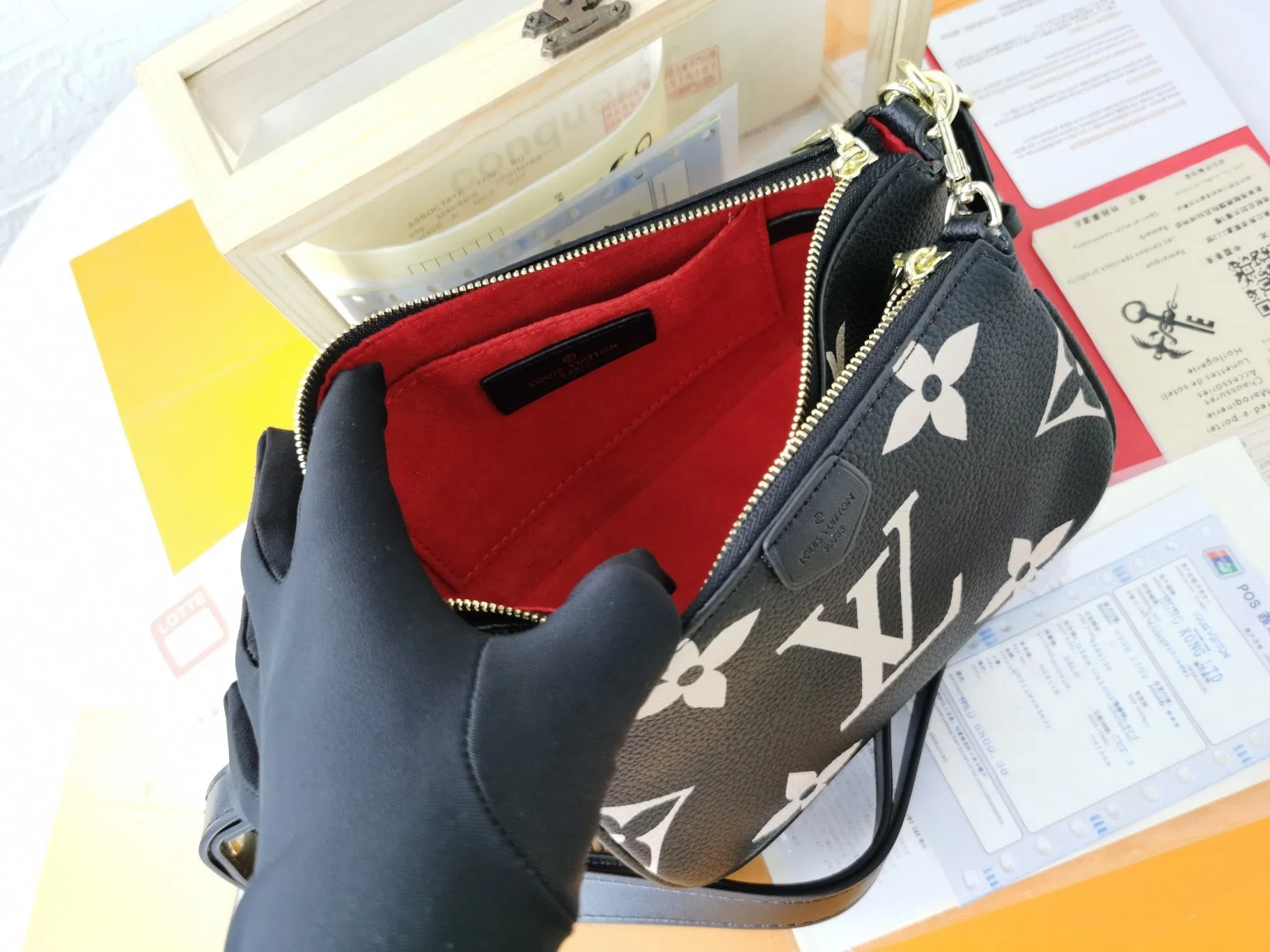 LB688 Multi Pochette Accessoires / 9.8 x 5.7 x 1.8 inches