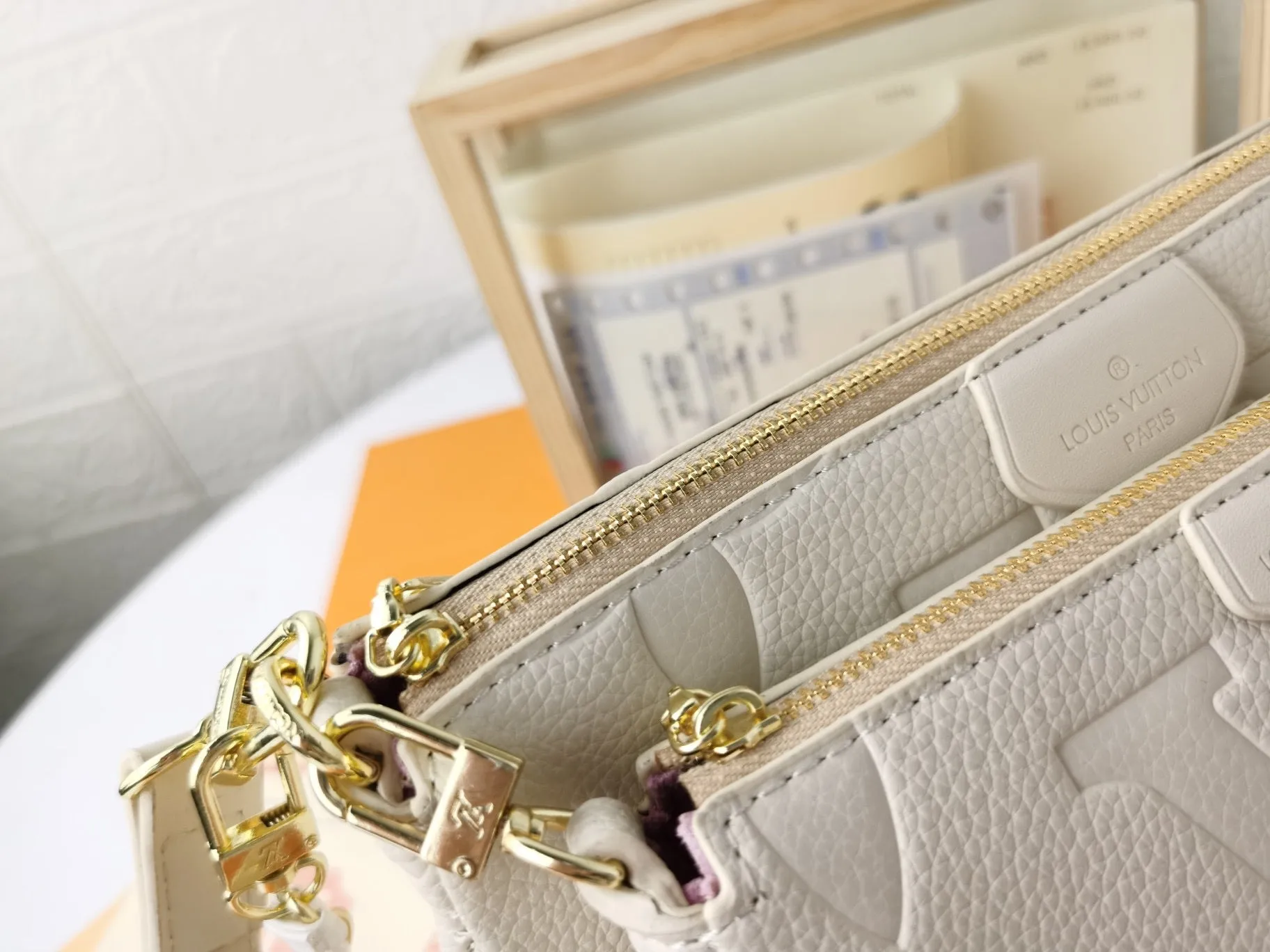LB688 Multi Pochette Accessoires / 9.8 x 5.7 x 1.8 inches