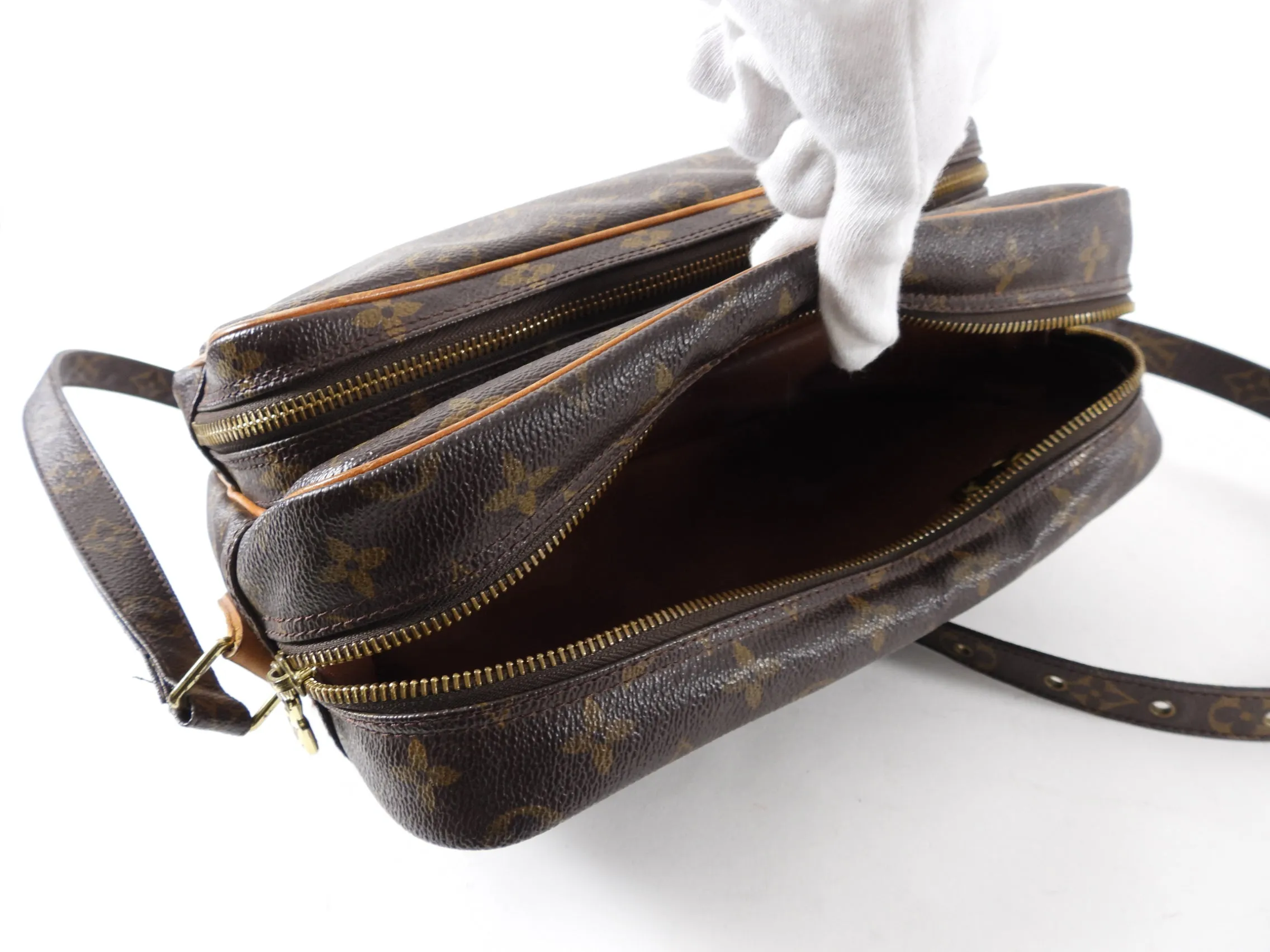 Louis Vuitton Monogram Nile Messenger Bag