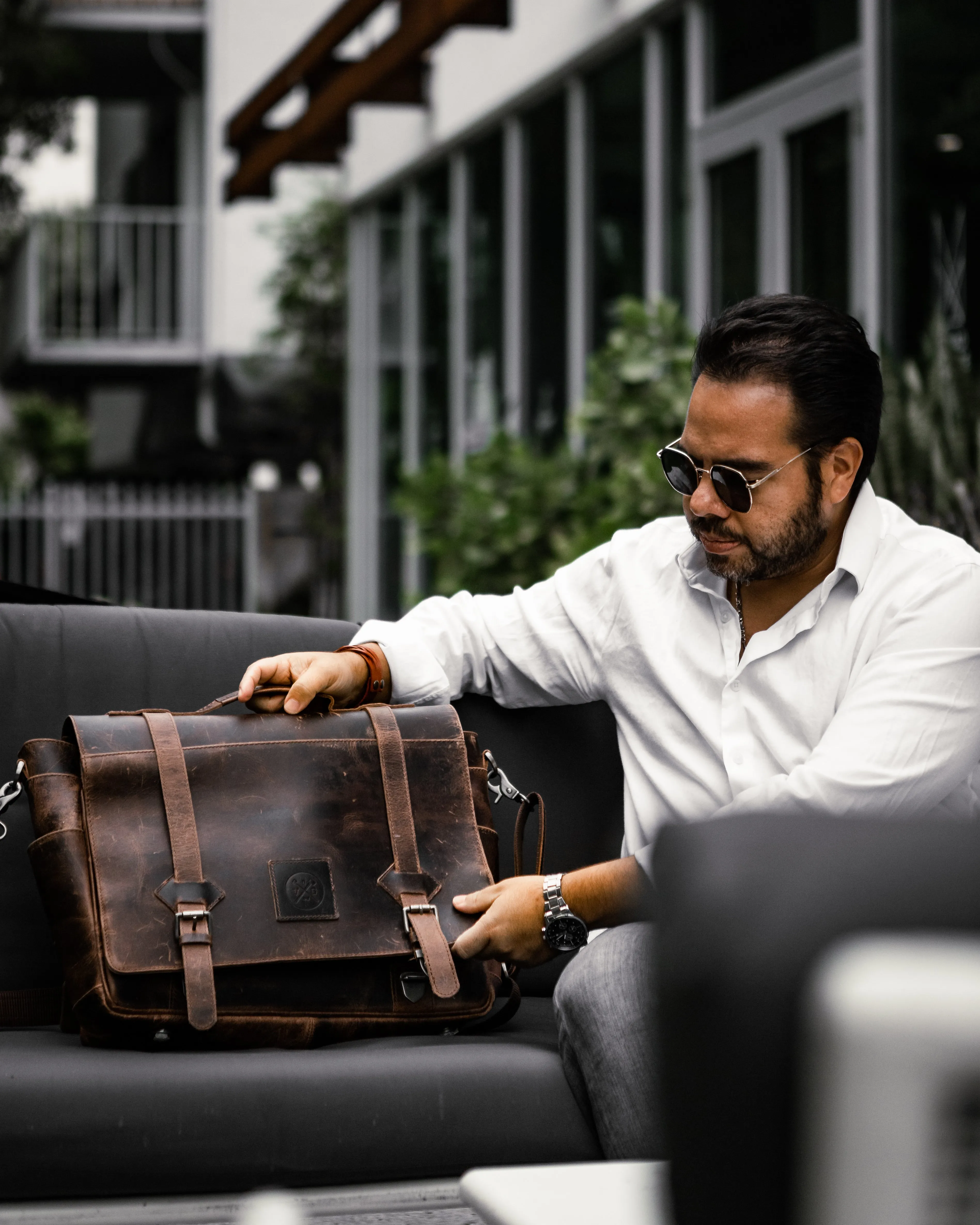 Vintage Gentlemen The “Lewis” Buffalo Leather Messenger Bag