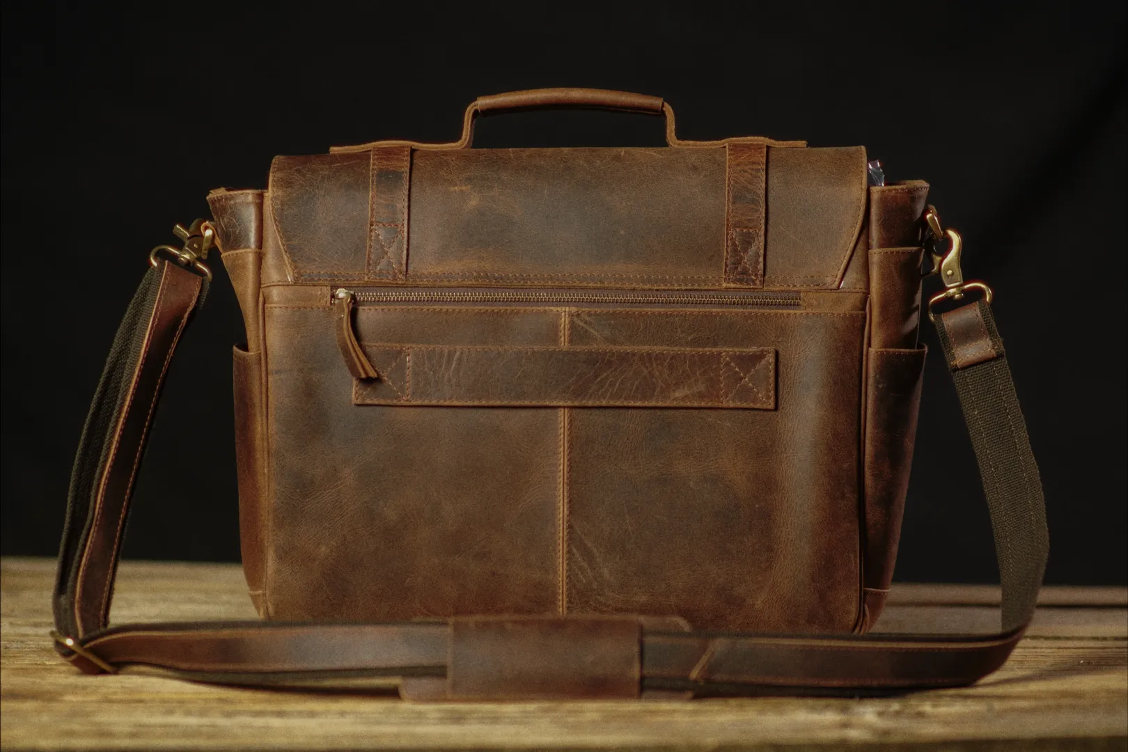 Vintage Gentlemen The “Lewis” Buffalo Leather Messenger Bag